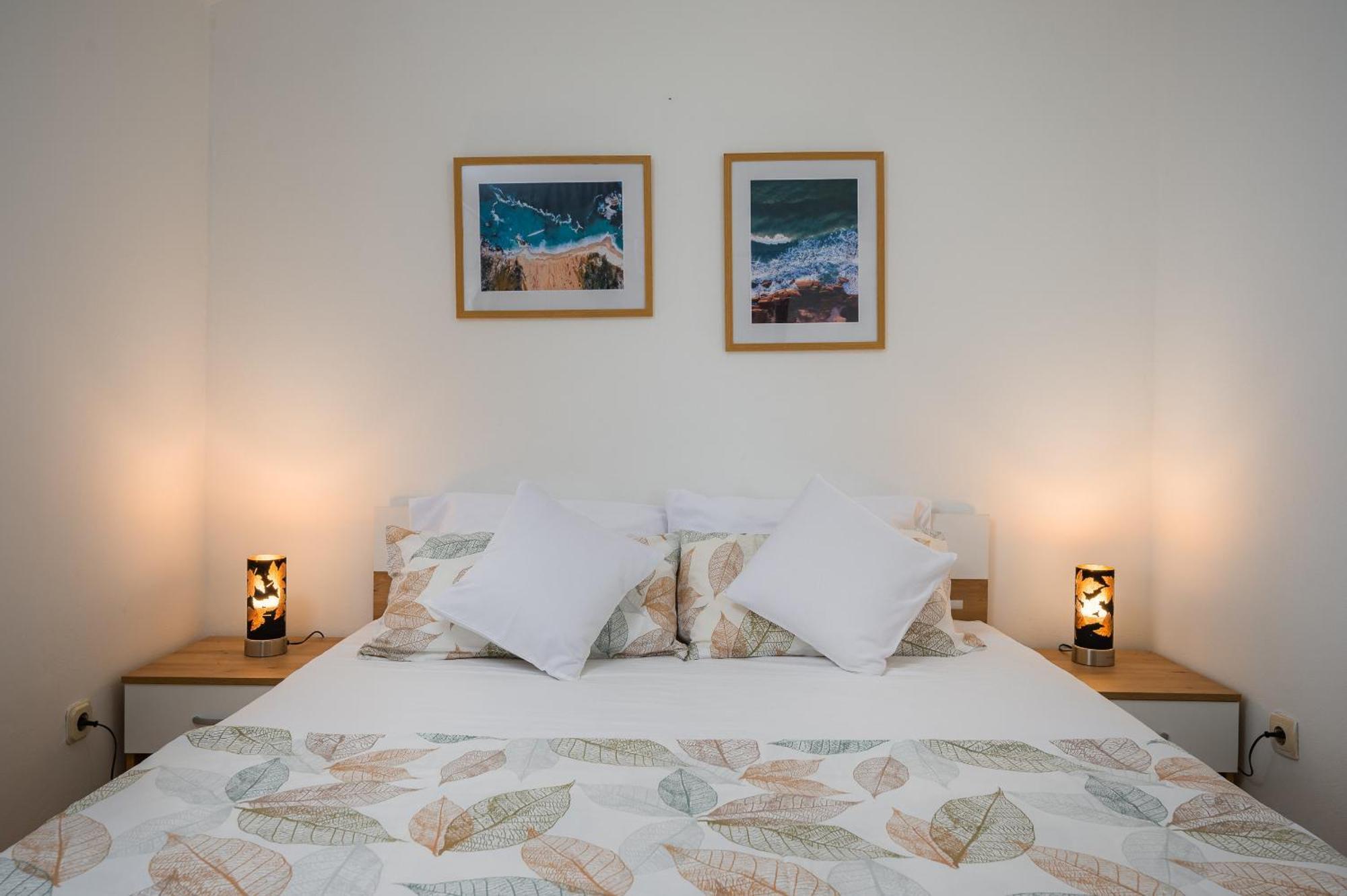 Charming Apartments Rose 1&2 With Pool Πόρετς Εξωτερικό φωτογραφία
