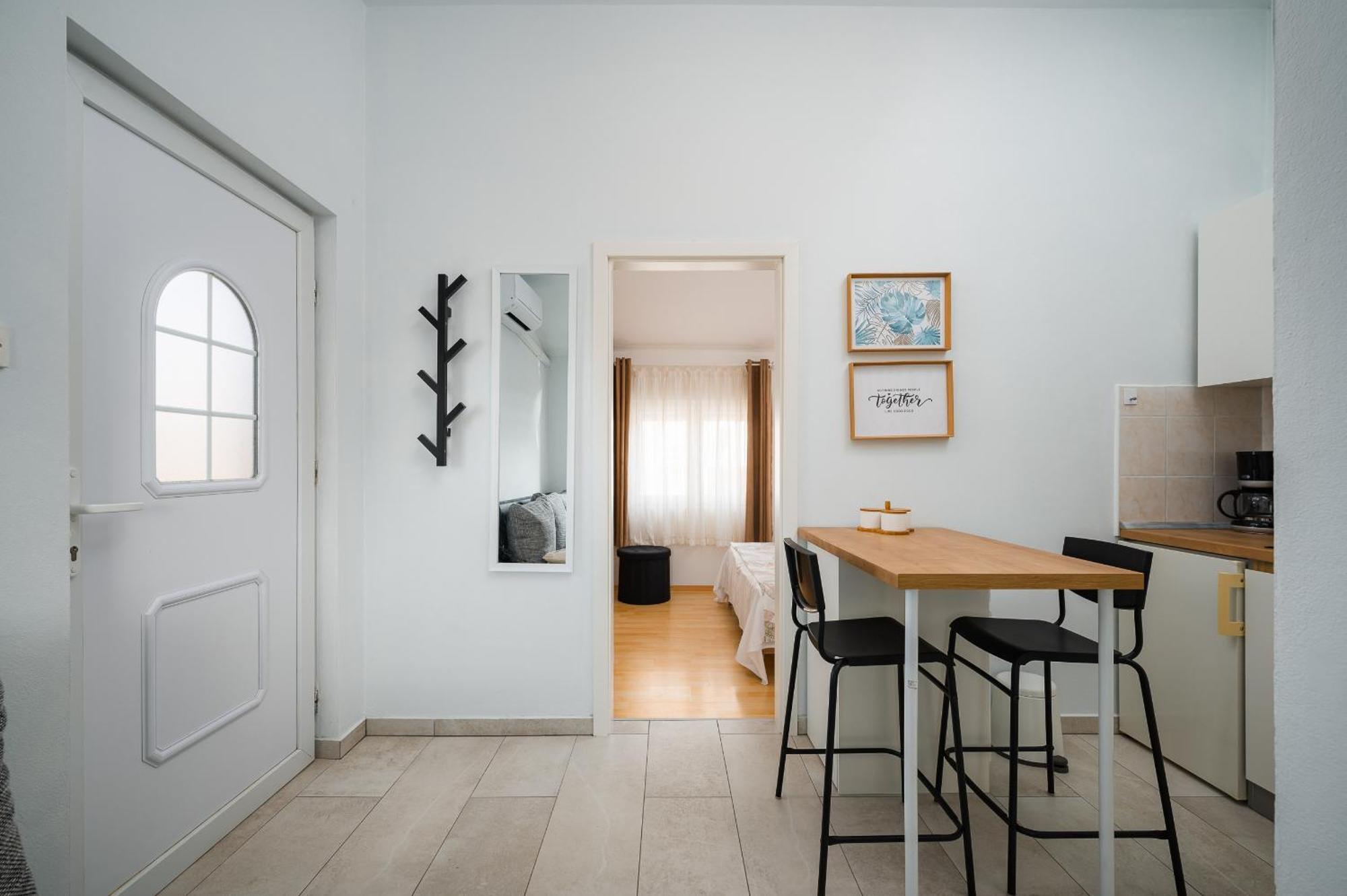 Charming Apartments Rose 1&2 With Pool Πόρετς Εξωτερικό φωτογραφία