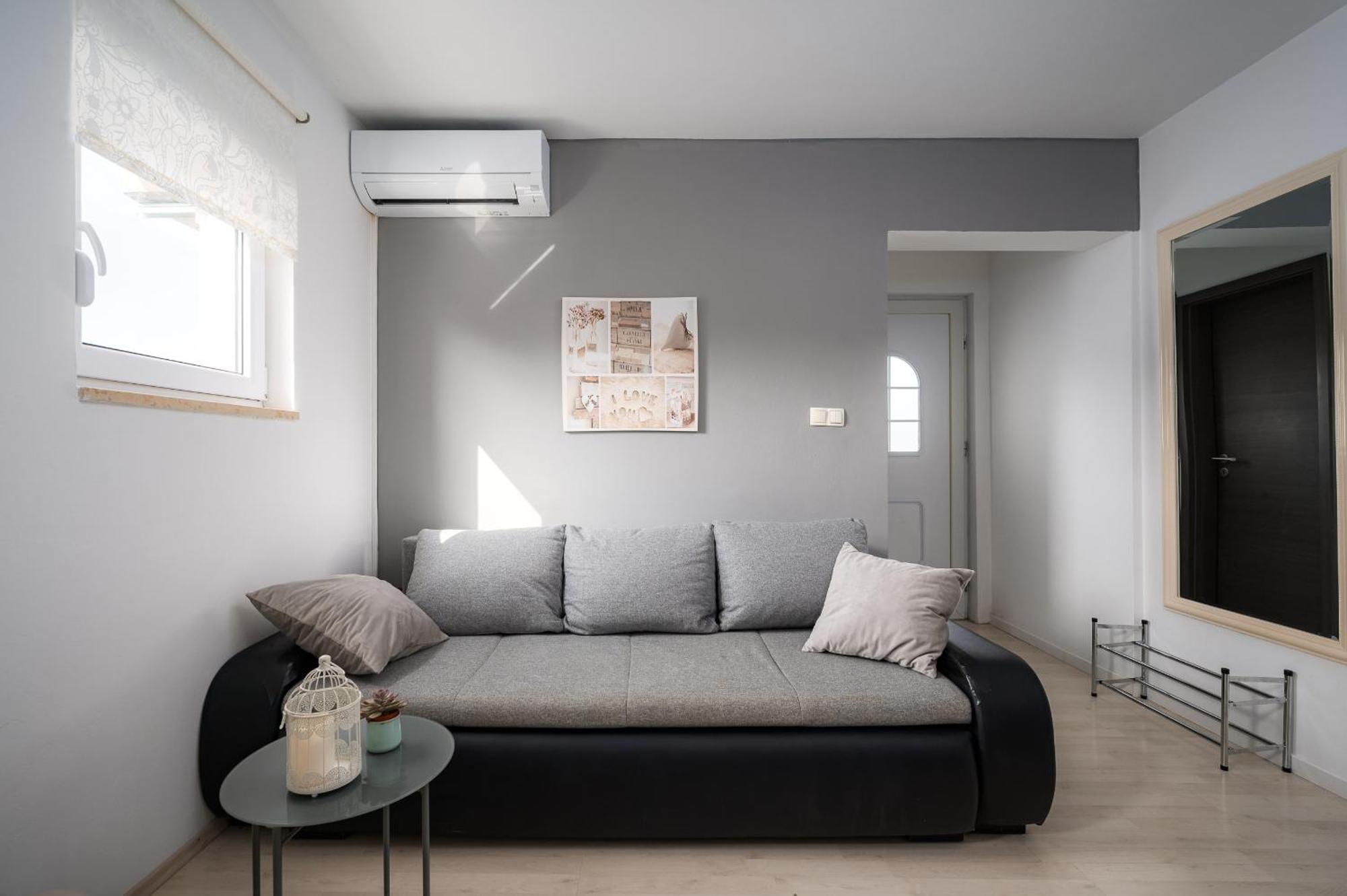 Charming Apartments Rose 1&2 With Pool Πόρετς Εξωτερικό φωτογραφία