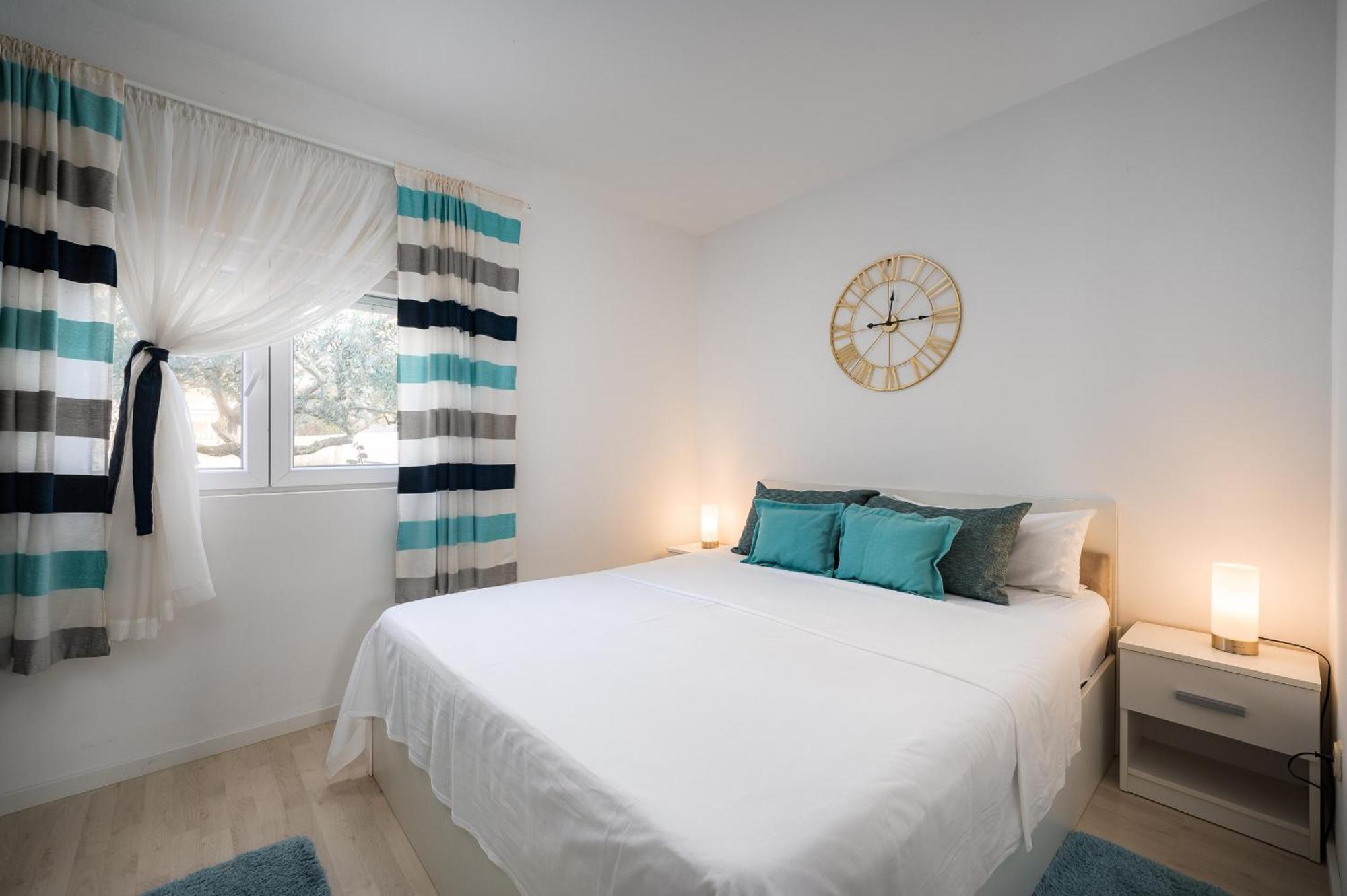 Charming Apartments Rose 1&2 With Pool Πόρετς Εξωτερικό φωτογραφία